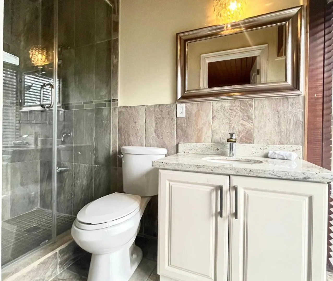 Vihome-368- Quiet House Near Bayview Village And Subway Toronto 4*,